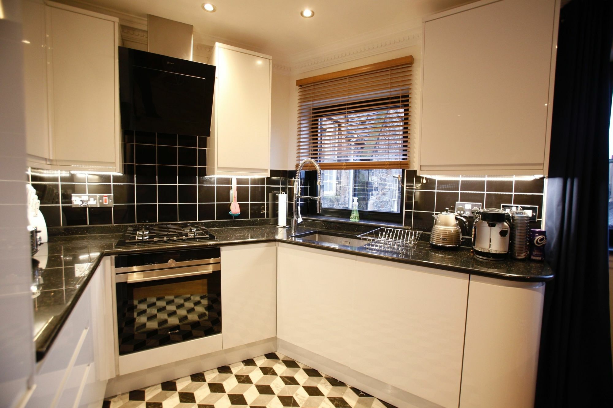 Apartment 27/3a Cockburn Street *