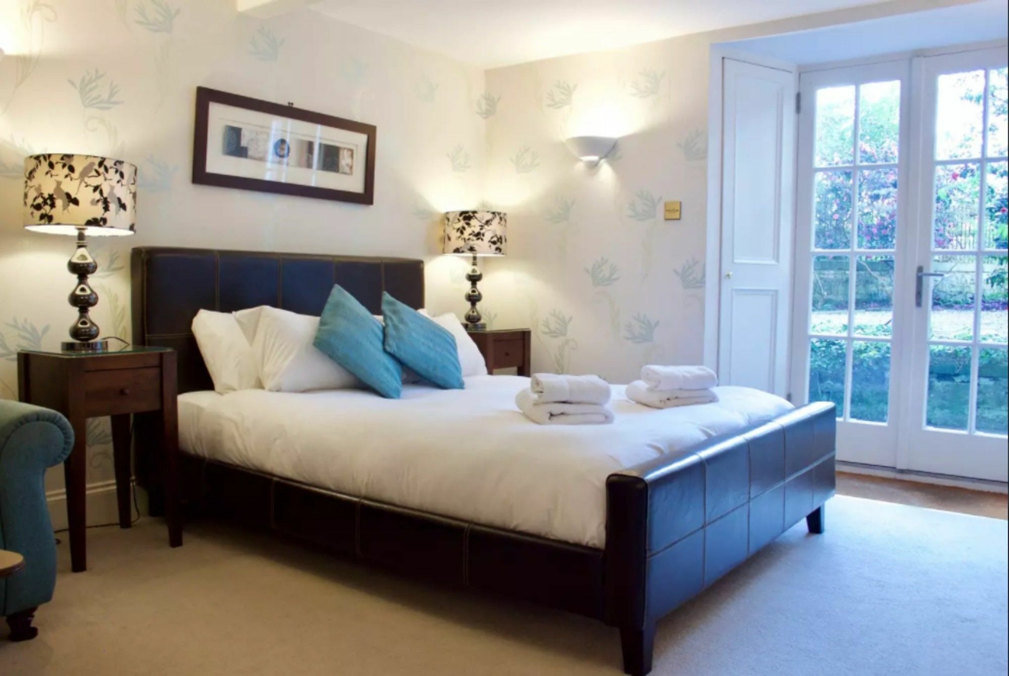 Beautiful New Town Studio With Patio * EDI