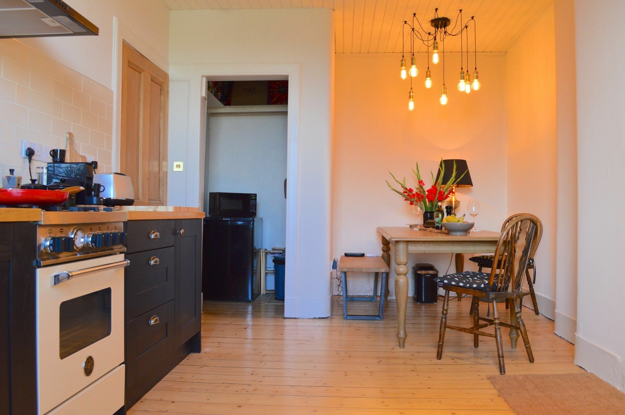 Apartment Sanctuary In The Scottish Capital, Sleeps 3 Guests