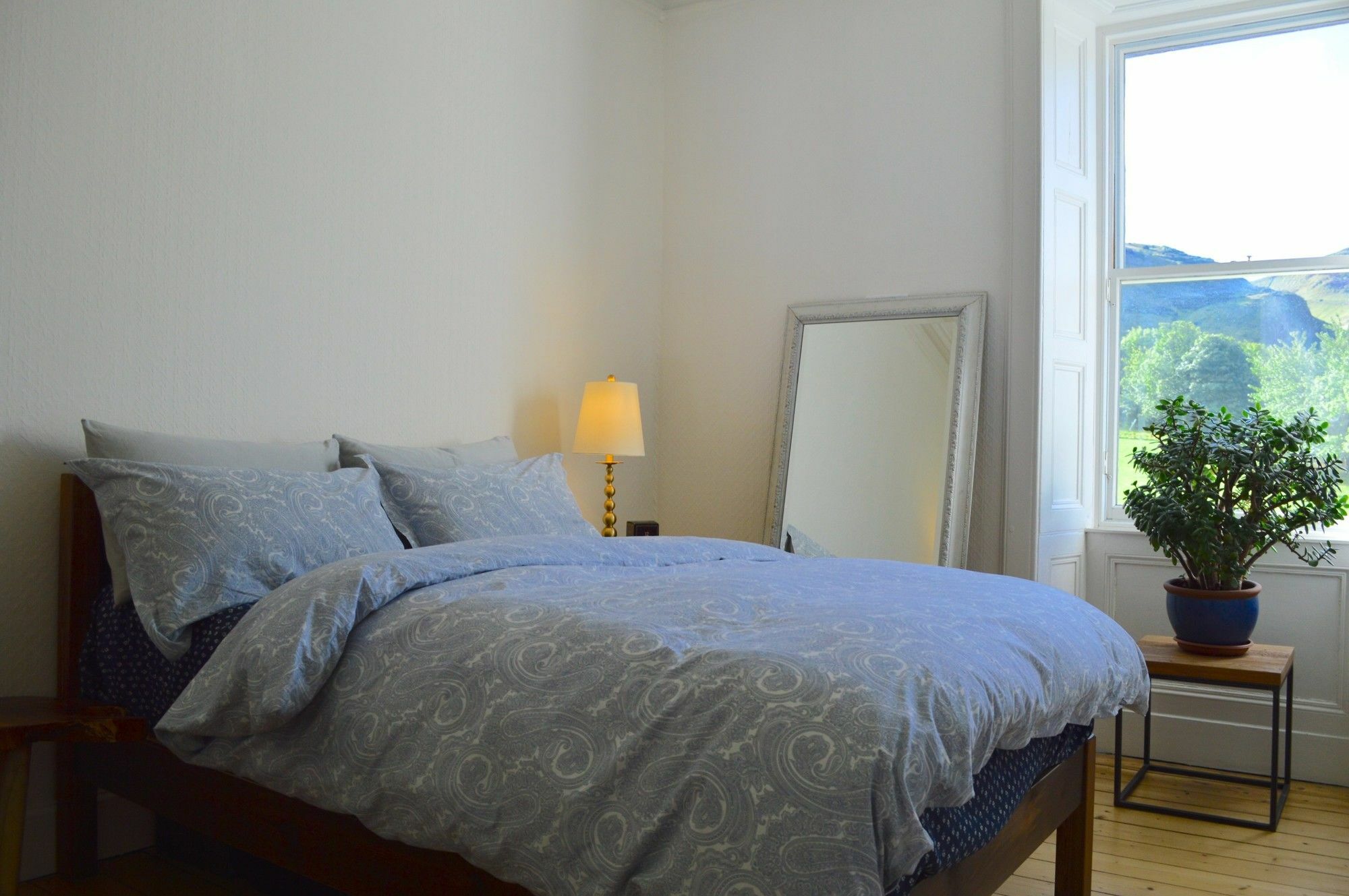 Sanctuary In The Scottish Capital, Sleeps 3 Guests Apartment *