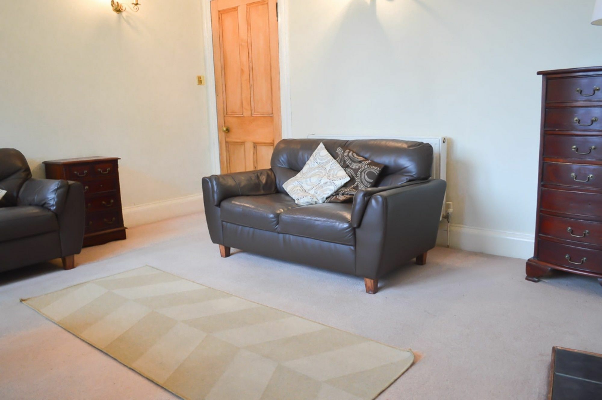 Apartment 3 Bedroom Flat In Morningside *