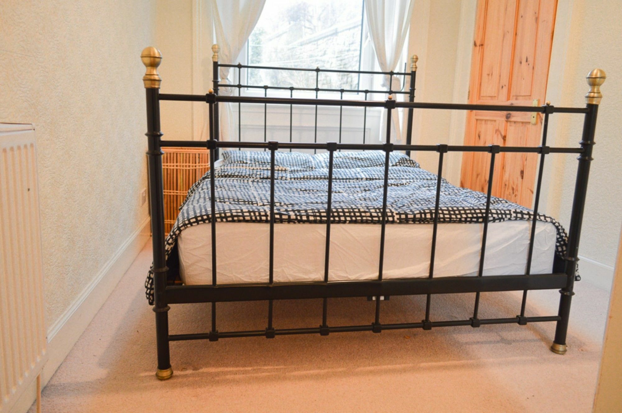 3 Bedroom Flat In Morningside Apartment