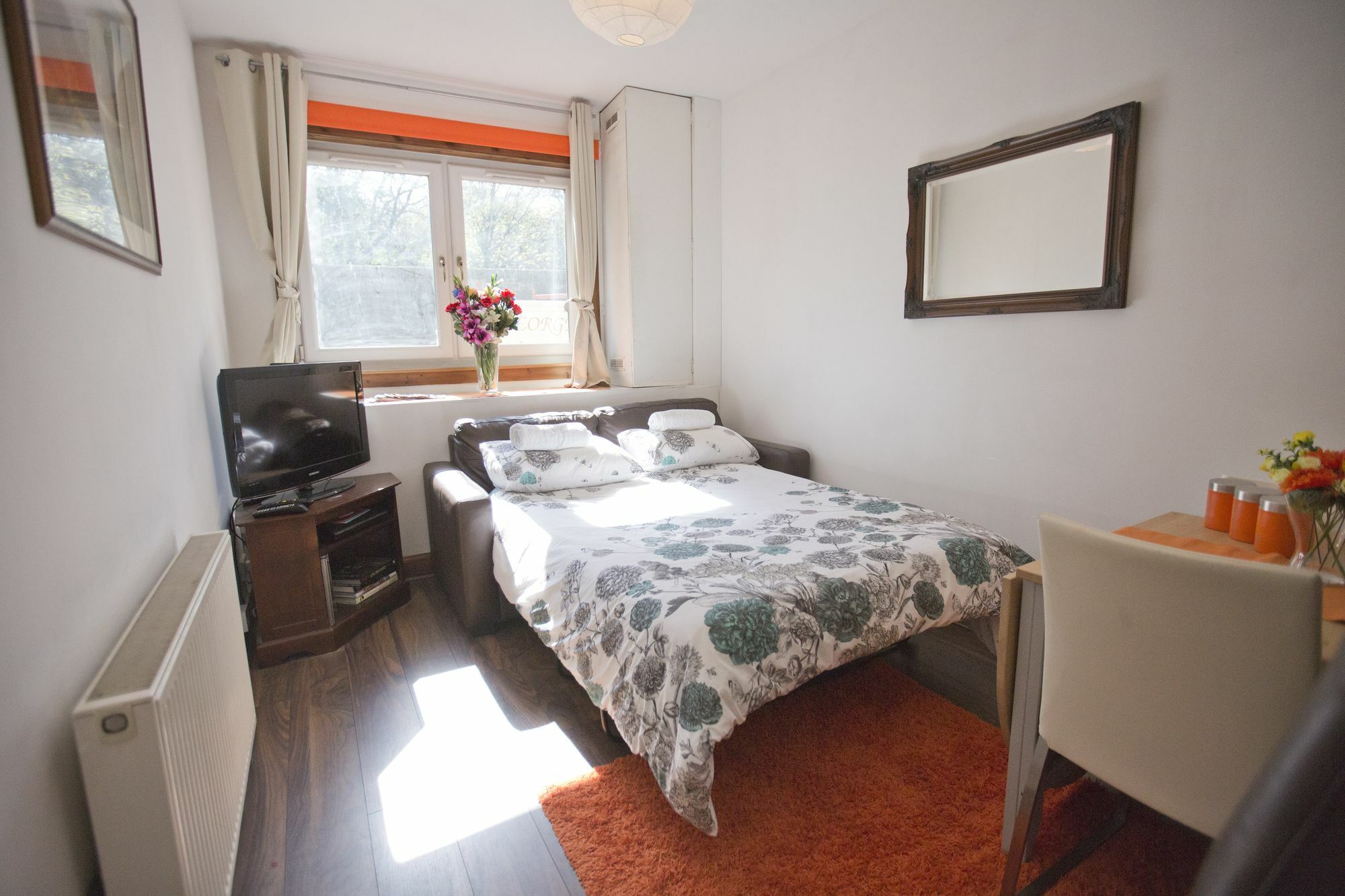 Wonderful Over Two Floors Apartment *