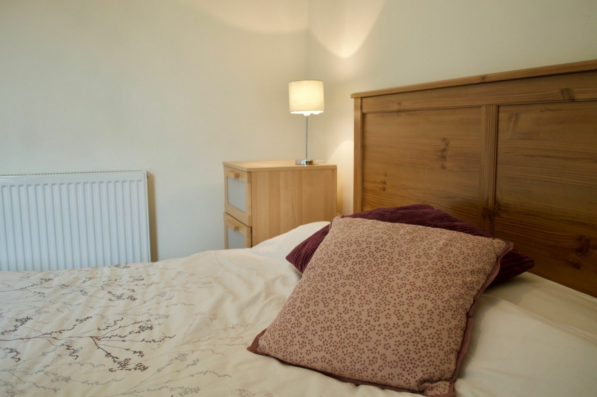 Apartment 1 Bedroom Flat In Meadowbank *