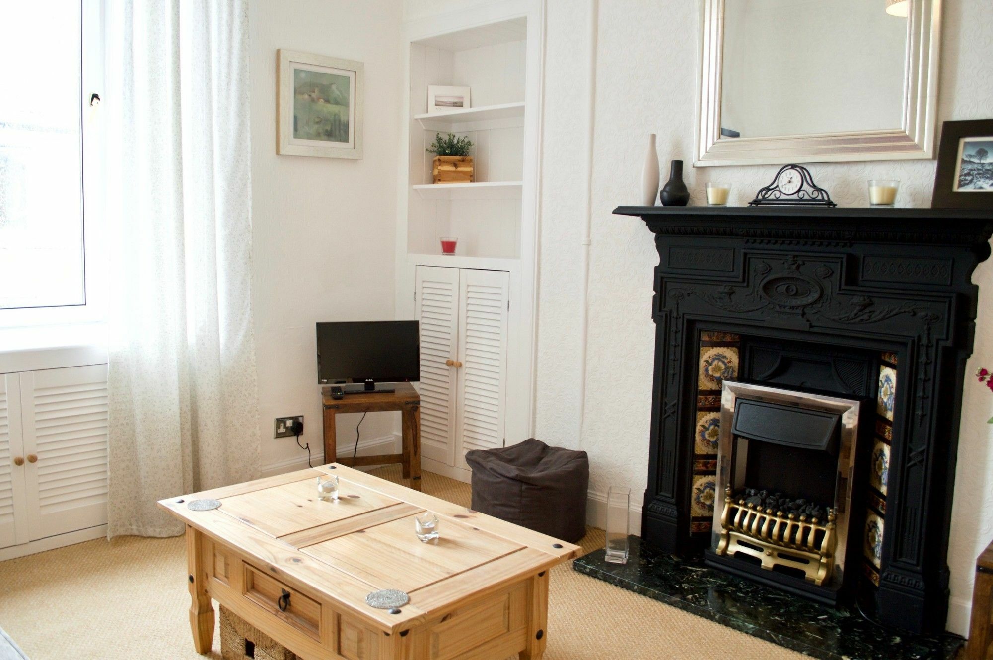 1 Bedroom Flat In Meadowbank