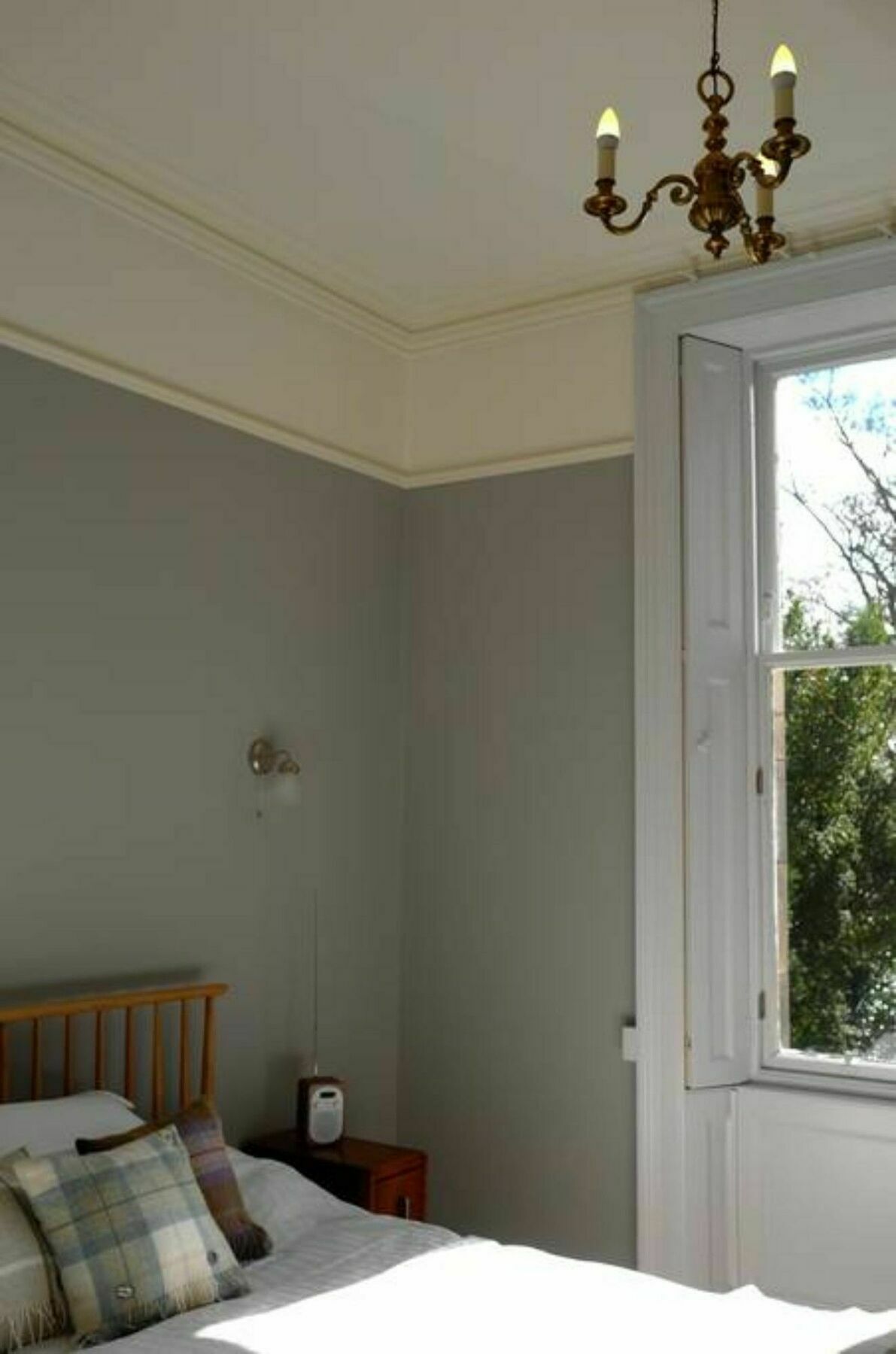 3 Bedroom Flat In Duddingston Village *