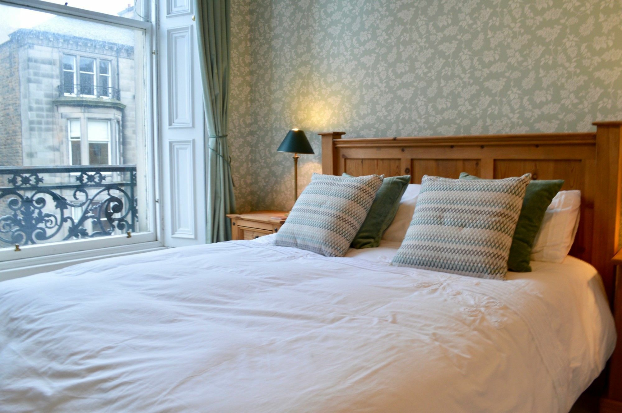 Georgian Flat In The West End * Edinburgh