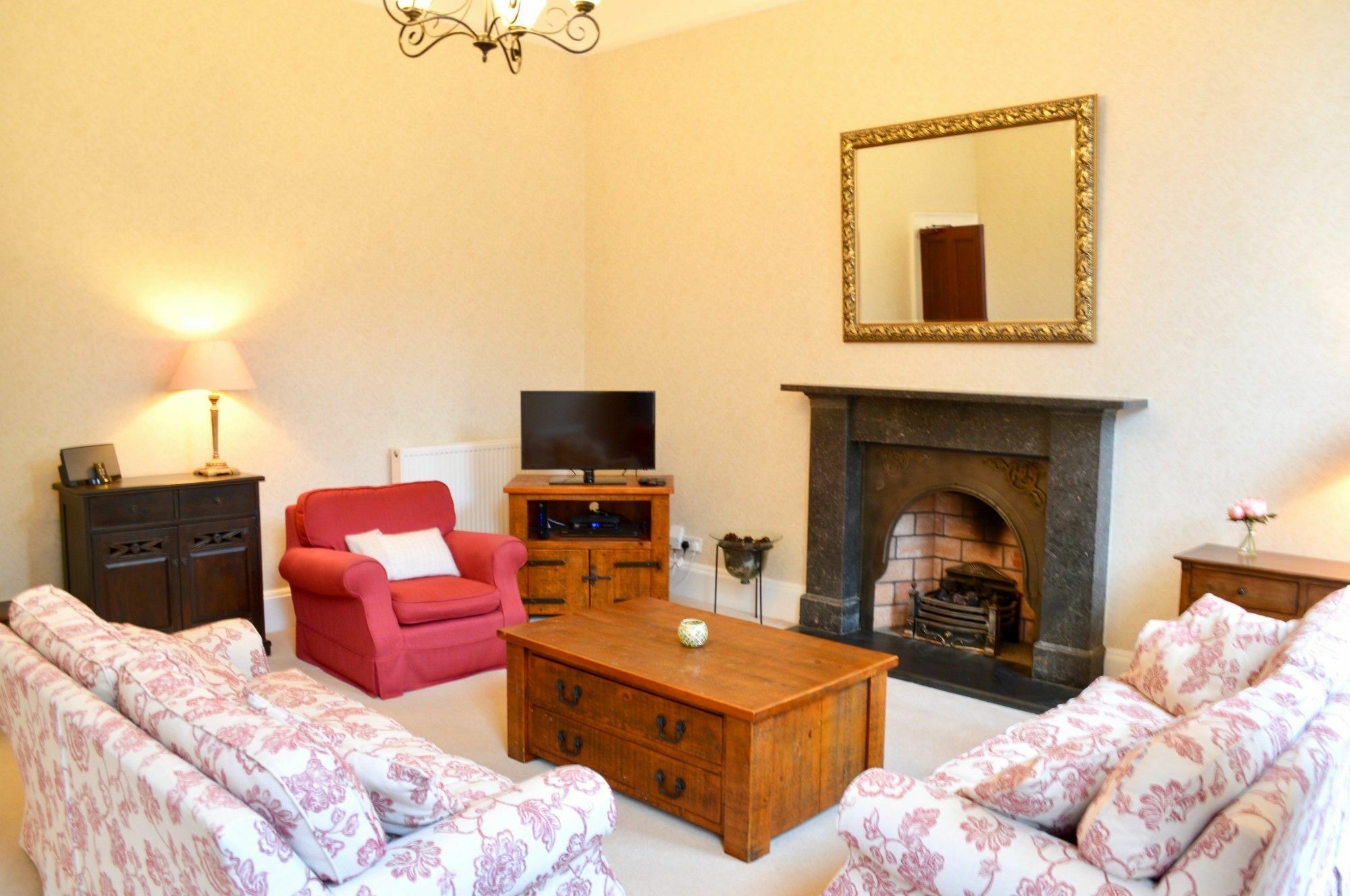 Georgian Flat In The West End *