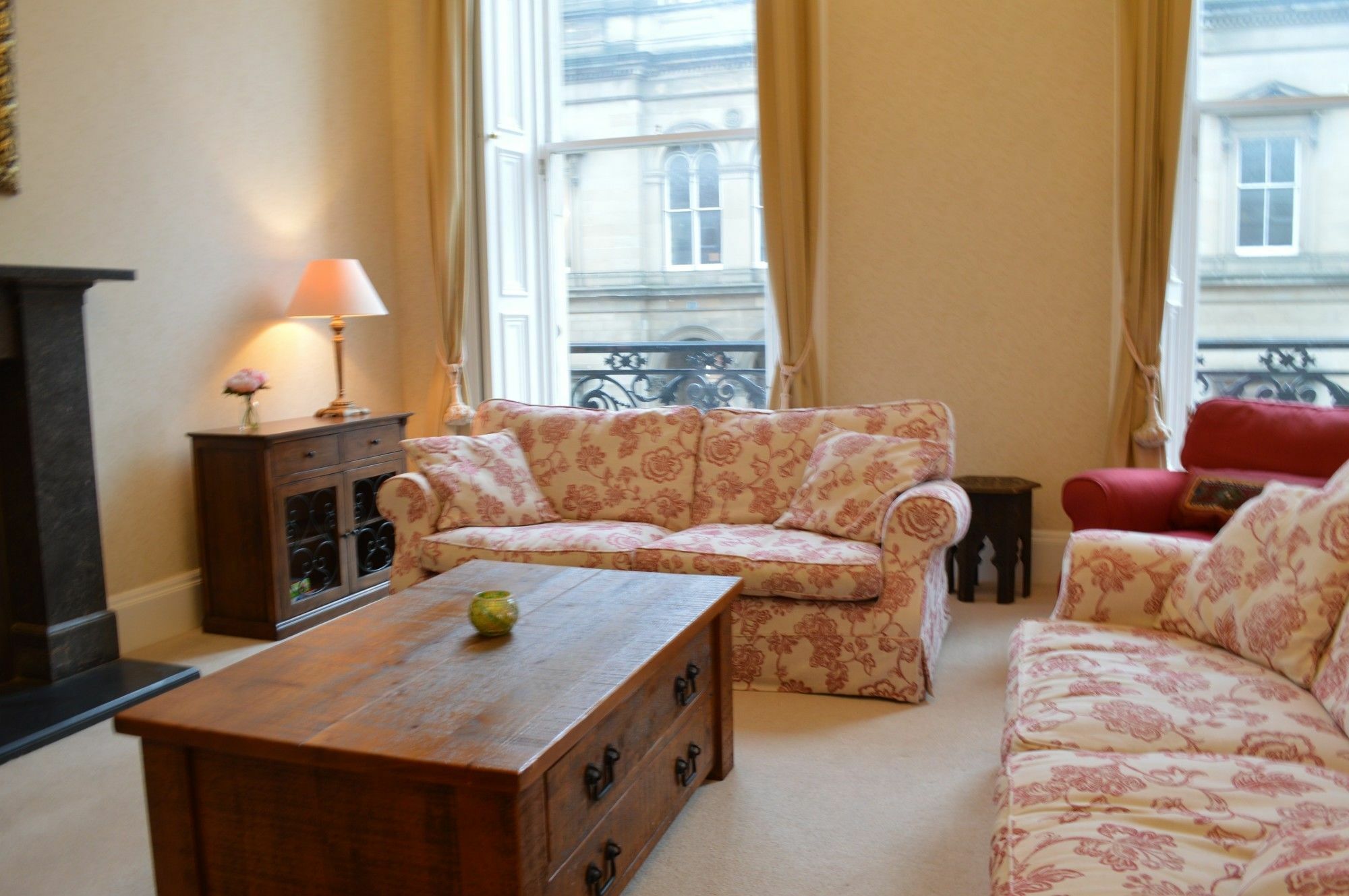 Georgian Flat In The West End *