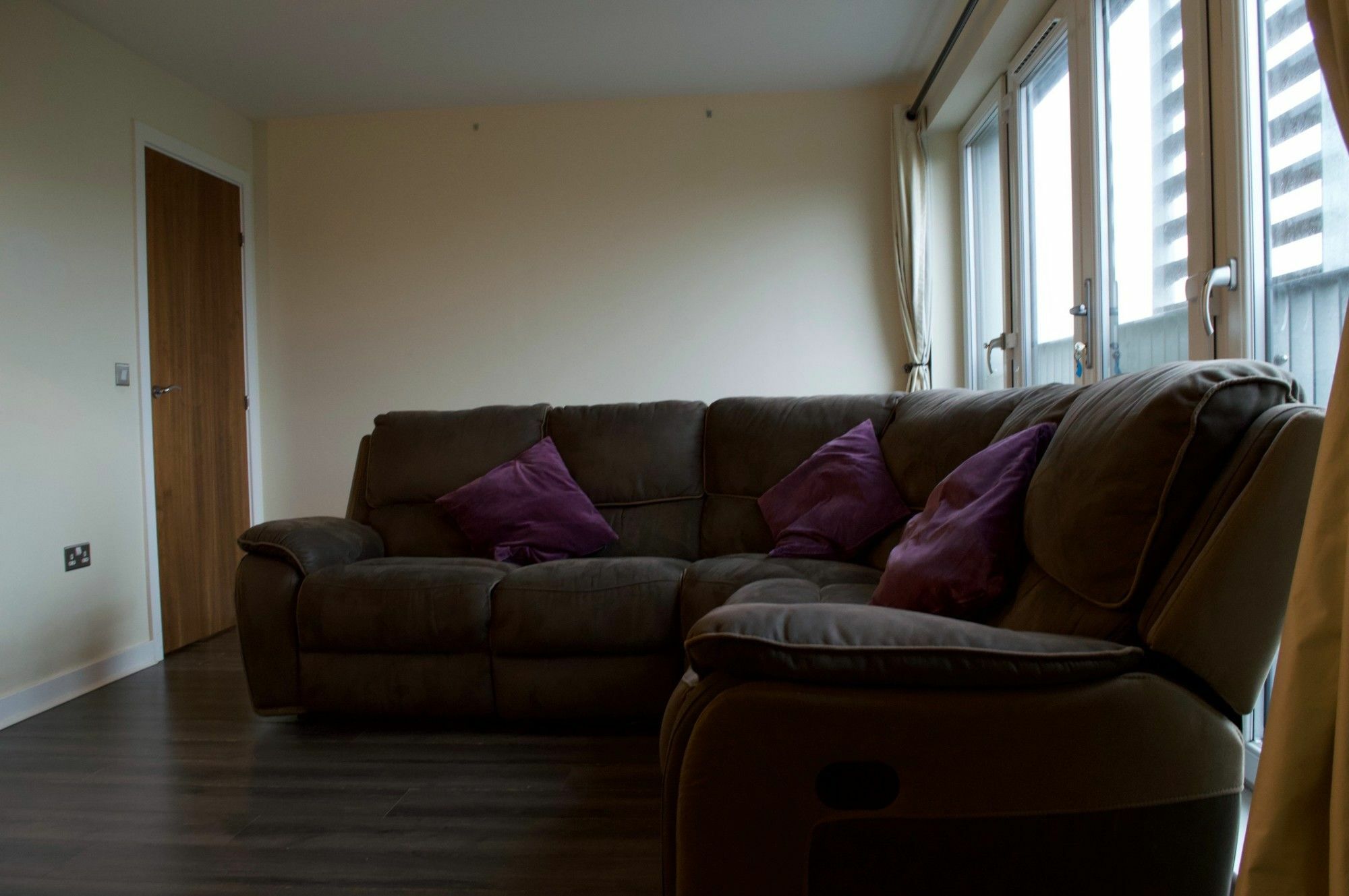 Large And Modern 2 Bed 2 Bath Apartment Edinburgh