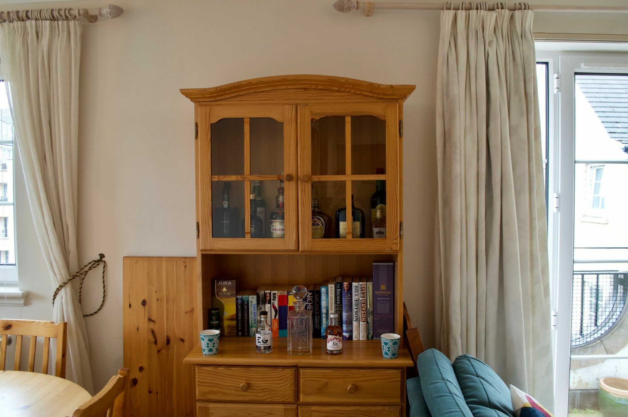 Bright 1 Bedroom In *