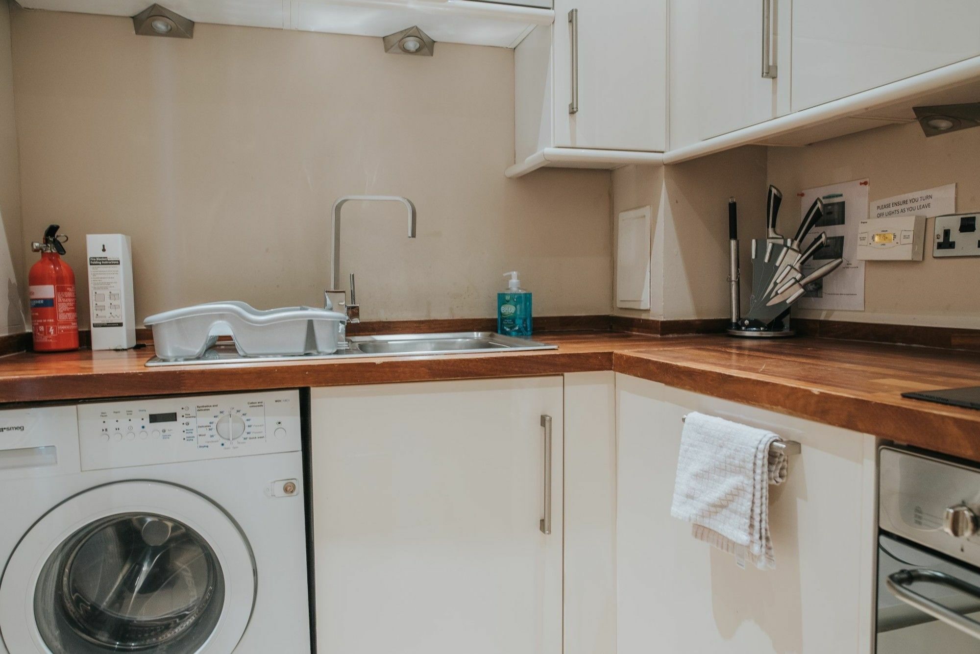 Reizand Apartments, Young St * Edinburgh