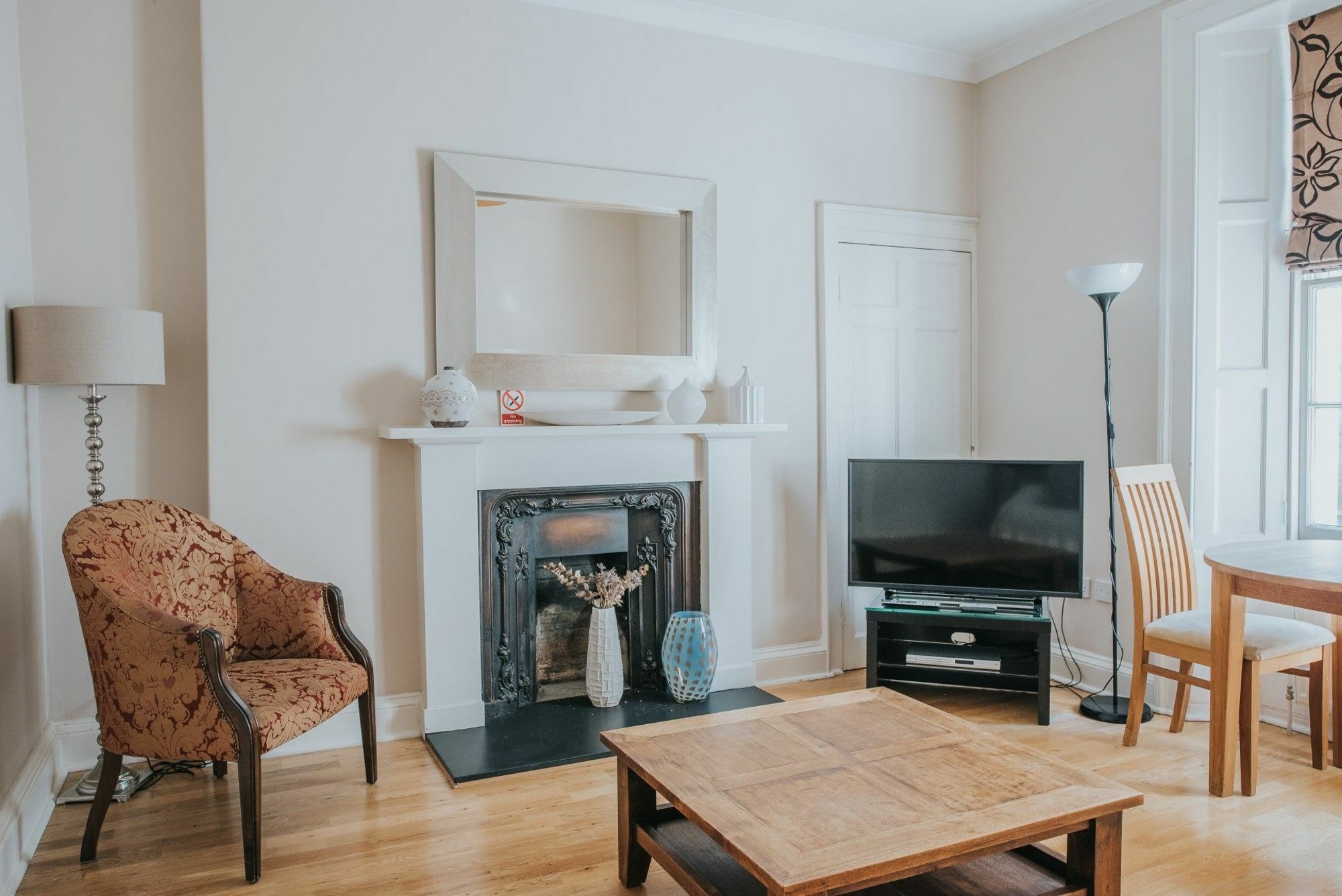 Reizand Apartments, Young St * Edinburgh
