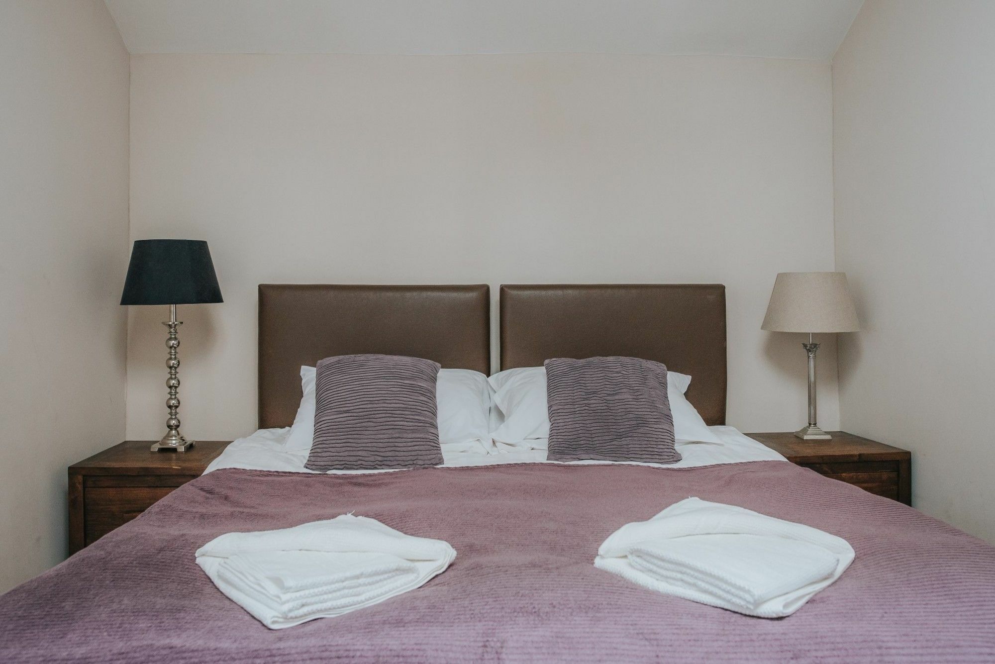 Reizand Apartments, Young St * Edinburgh