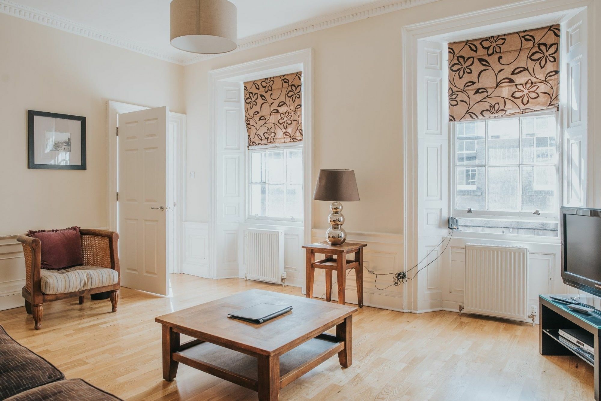 Reizand Apartments, Young St Edinburgh