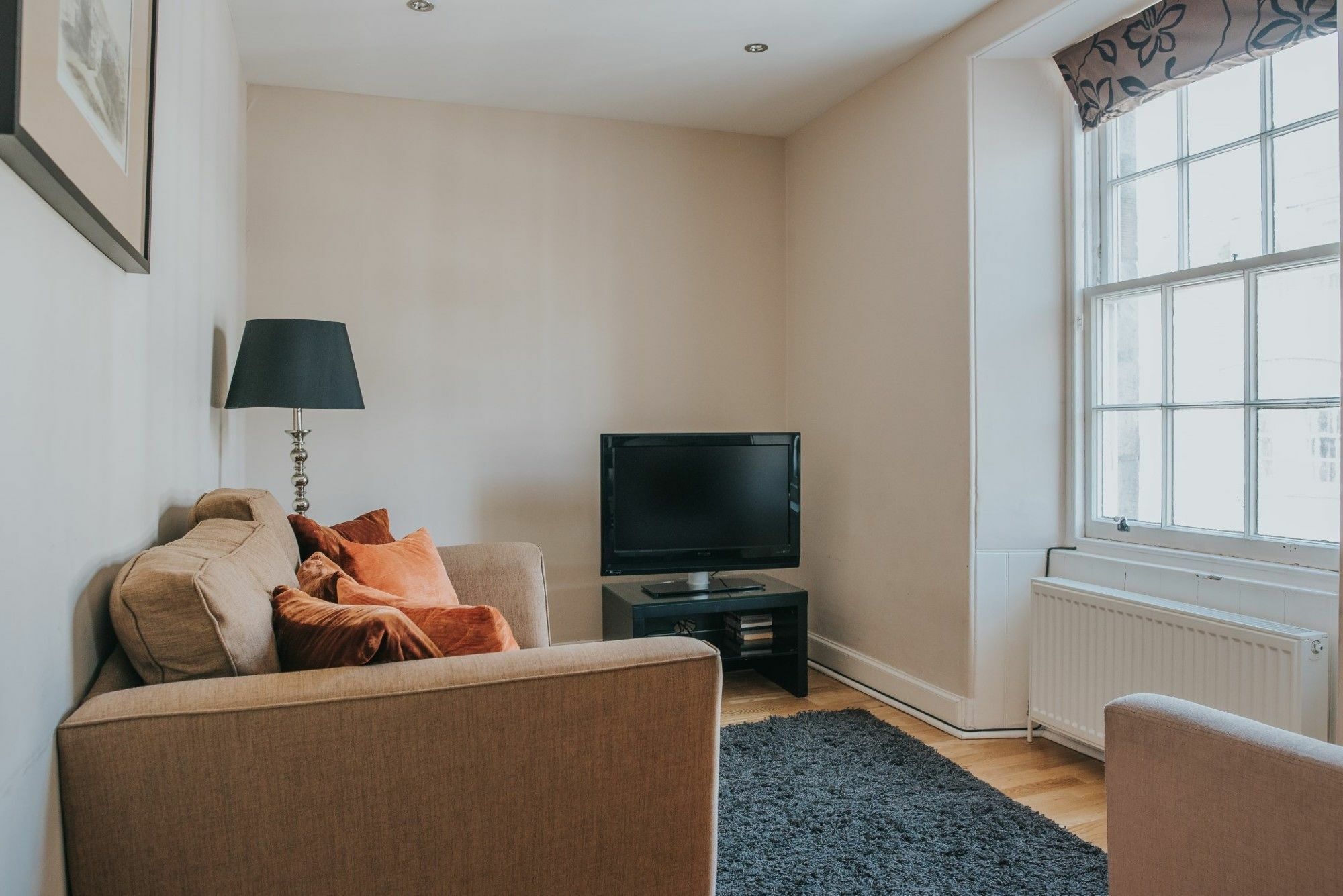 Reizand Apartments, Young St Apartment *