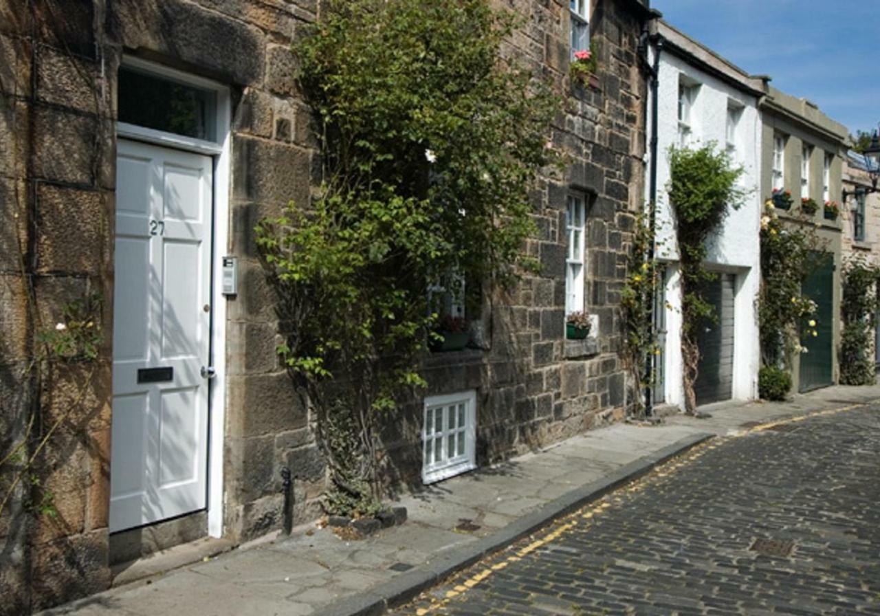 Lovely Mews In Circus Lane Near Car Park Edinburgh