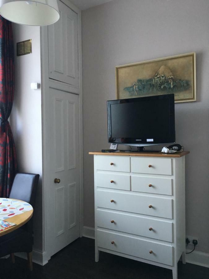 Privatunterkunft Goldenacre Private *