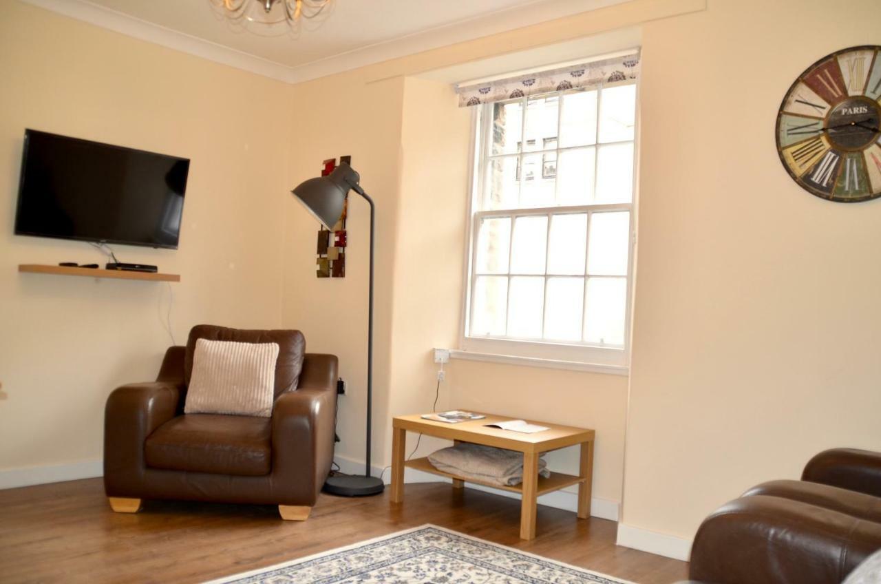 Simon Square Apartment *
