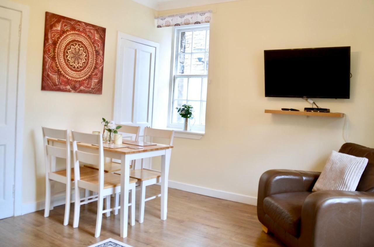 Simon Square Apartment