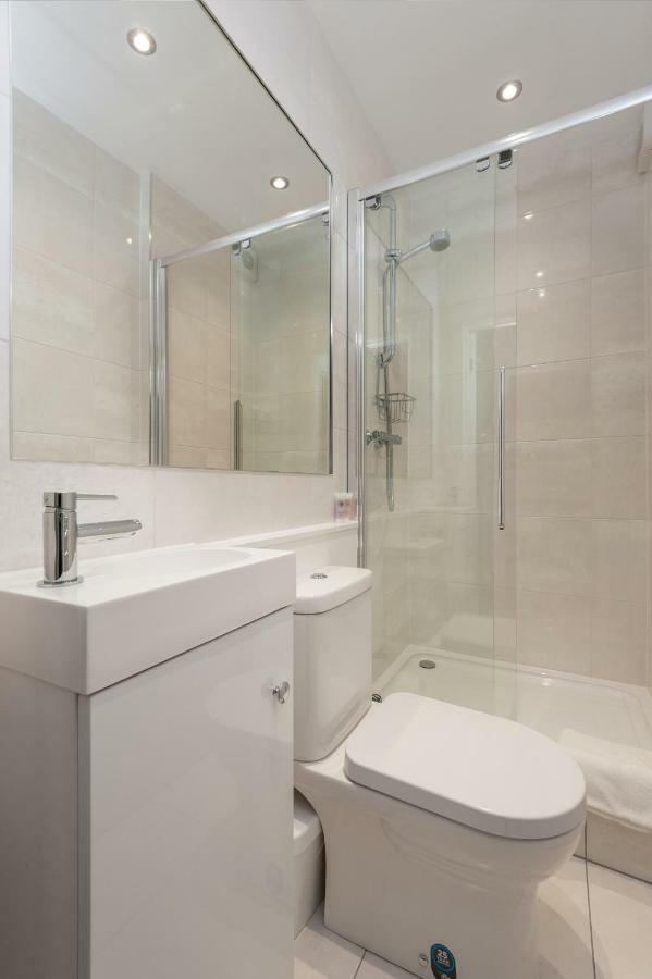 Royal Mile 2 Bedroom Next To The Castle Apartment Edinburgh