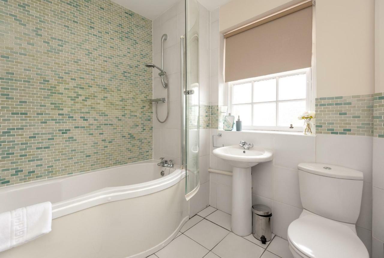 Royal Mile 2 Bedroom Next To The Castle Edinburgh