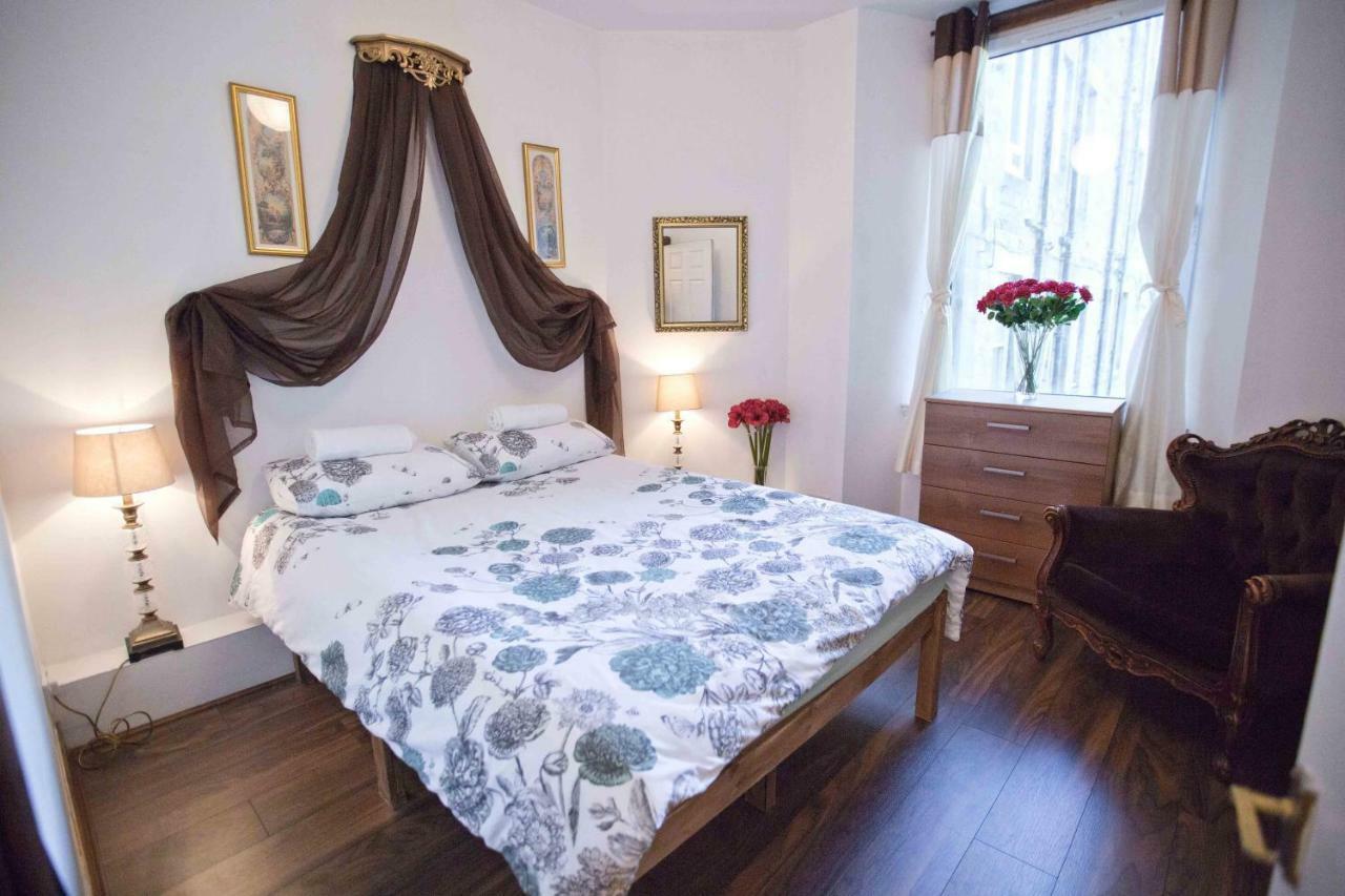 Spacious Over Two Floors Apartment *