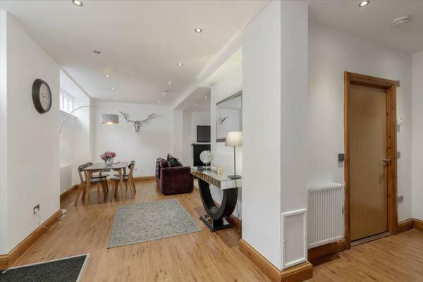 The Cumberland Mews