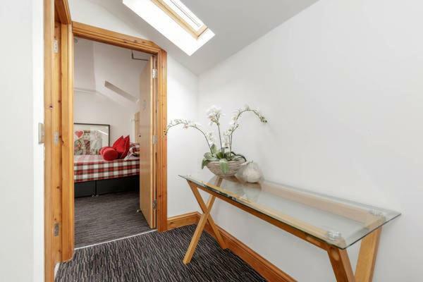 The Cumberland Mews * Edinburgh