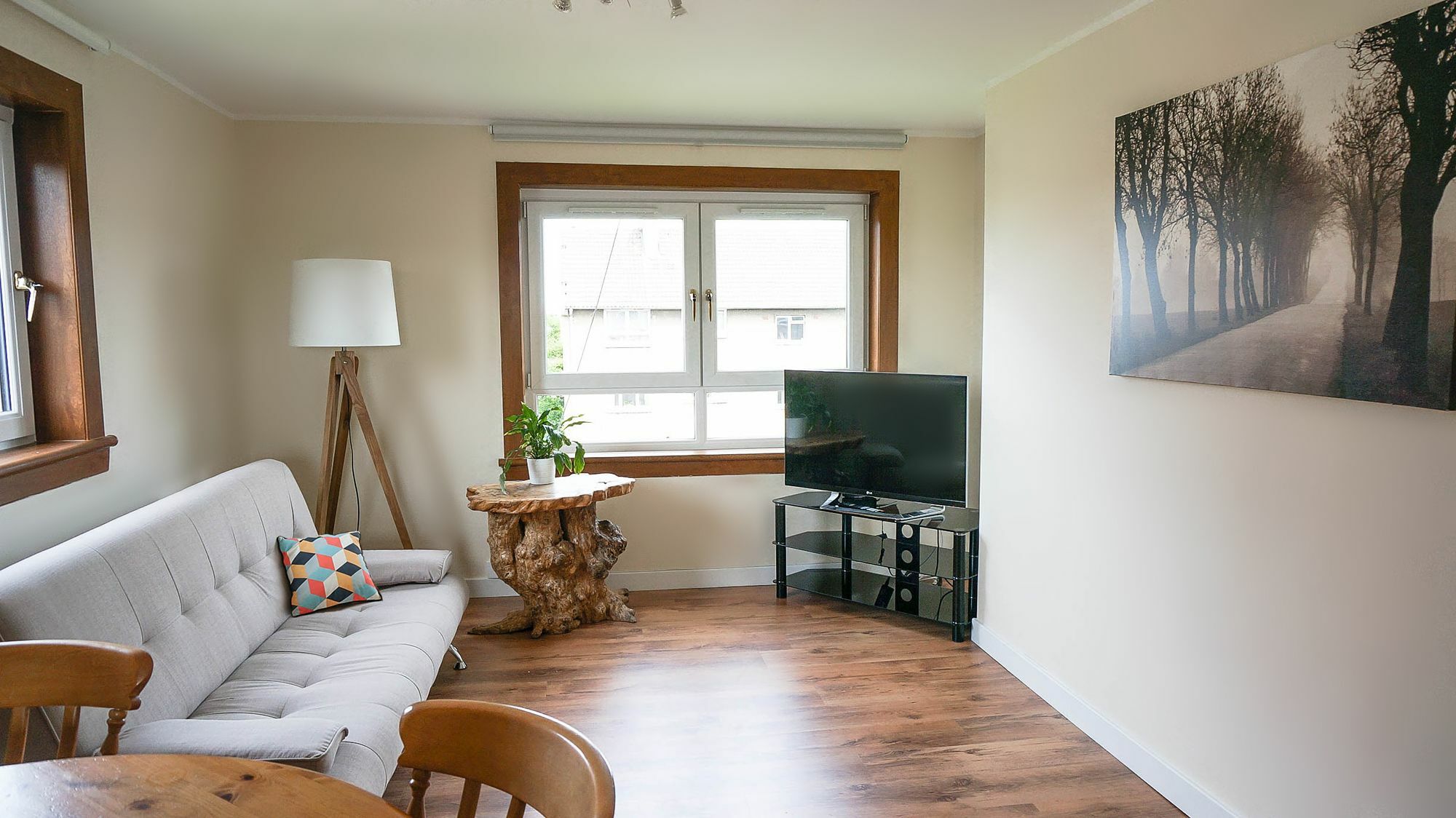 Newly Refurbished Flat Free Parking Wifi Apartment