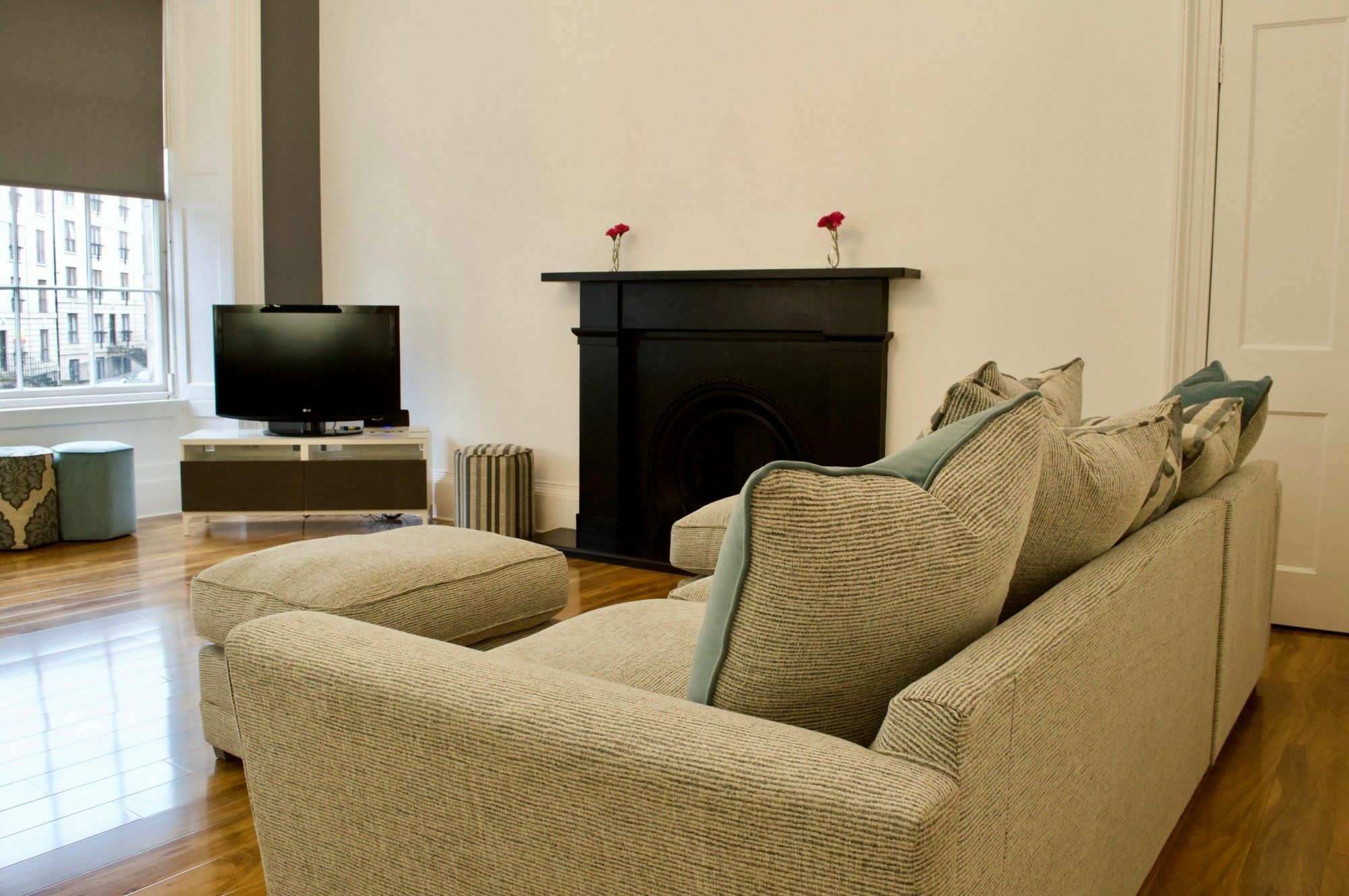 Modern Stockbridge 1 Bedroom Flat Edinburgh