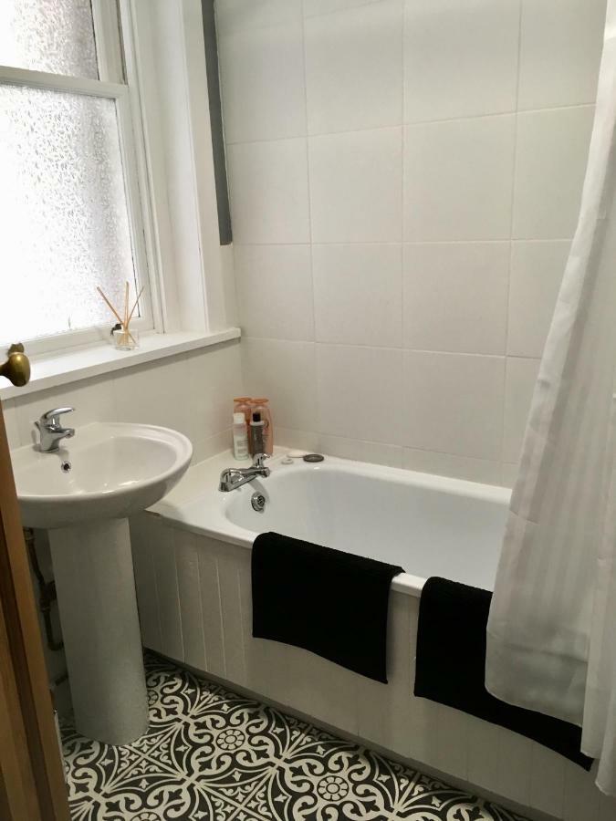 Apartment 34 Learmonth Avenue