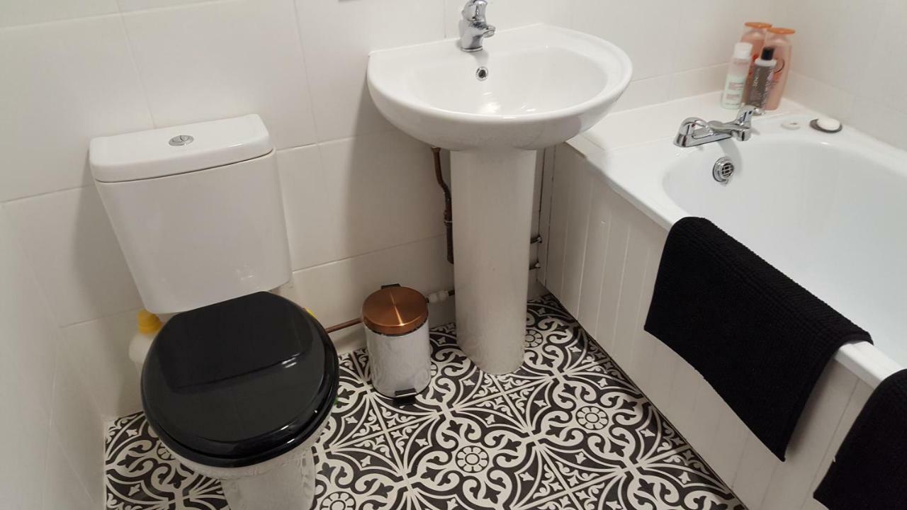Apartment 34 Learmonth Avenue