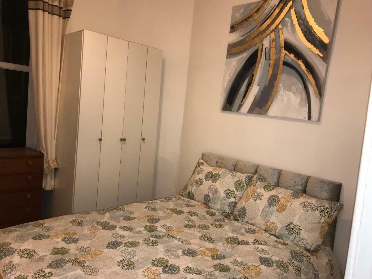 St Leonard Street Apartment *