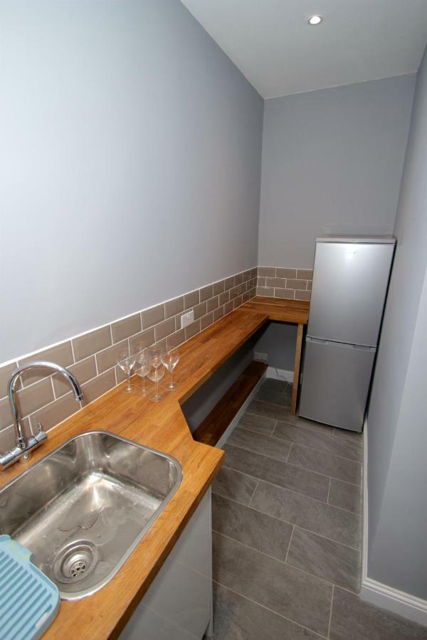43 Flat 9 Montgomery Street * Edinburgh