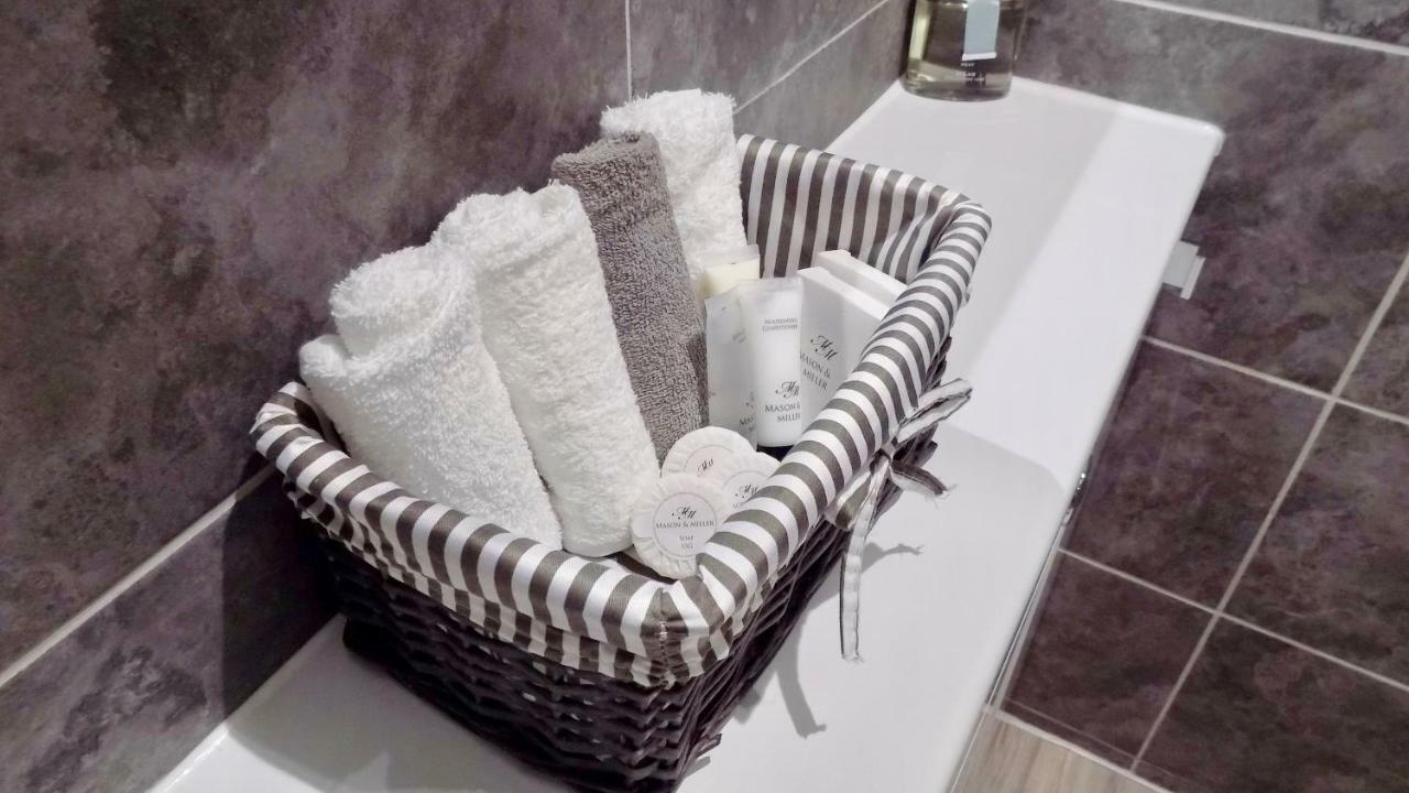 Central Penthouse With Pool * EDI