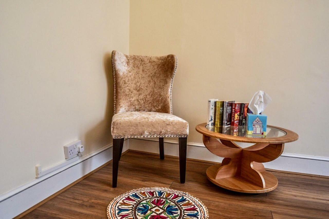 Ground Floor Centre Flat Close To Princess Street Apartment *