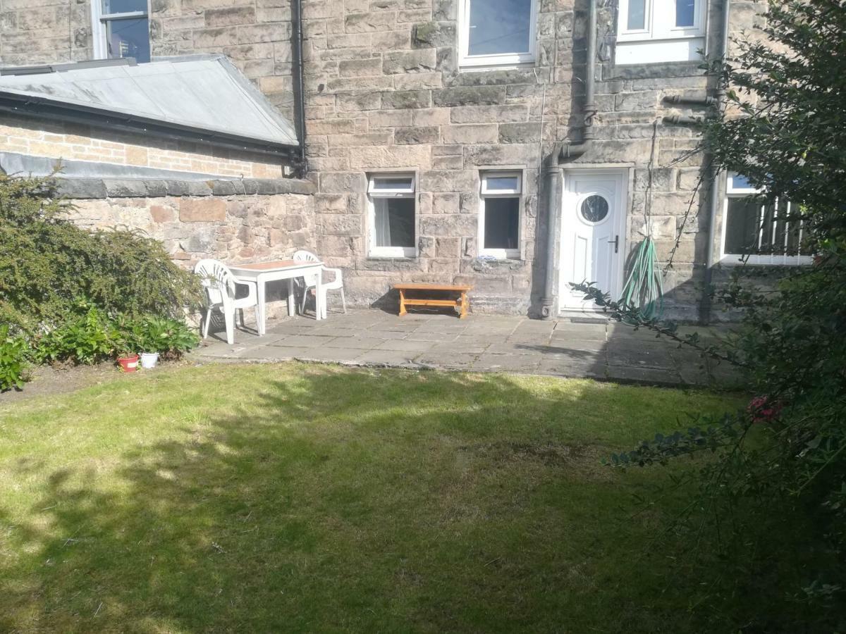 Victorian 3 Bedroom With Free Parking And Private Garden EDI