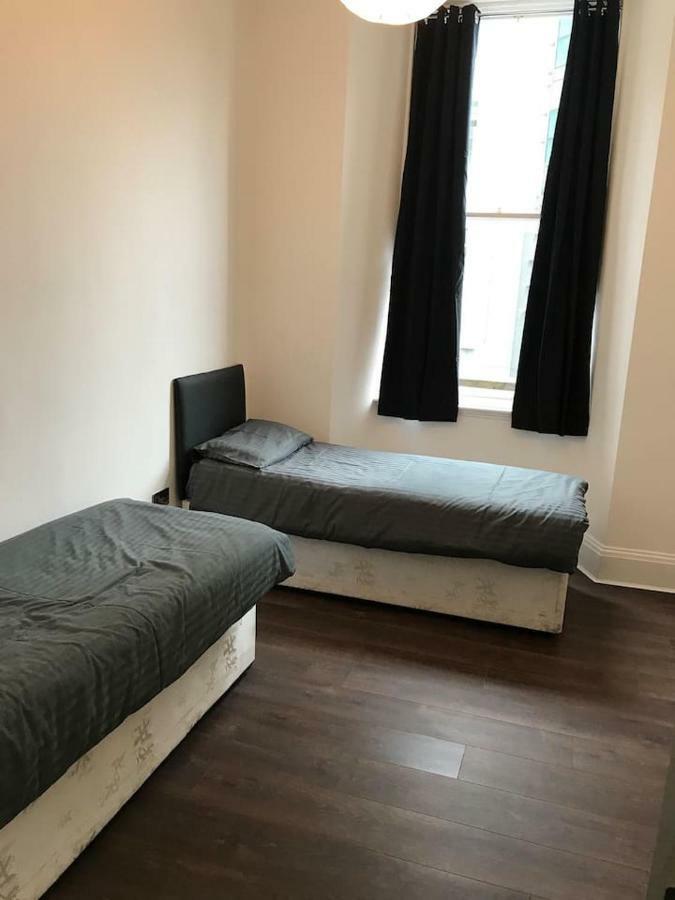 Apartment Central Lothian Road Sleeps Upto 16