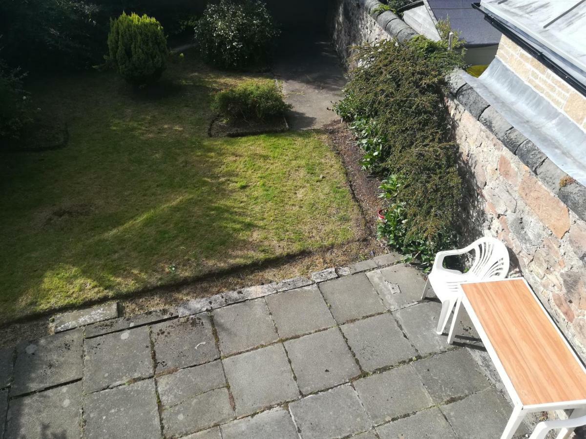Victorian 3 Bedroom With Free Parking And Private Garden Apartment EDI