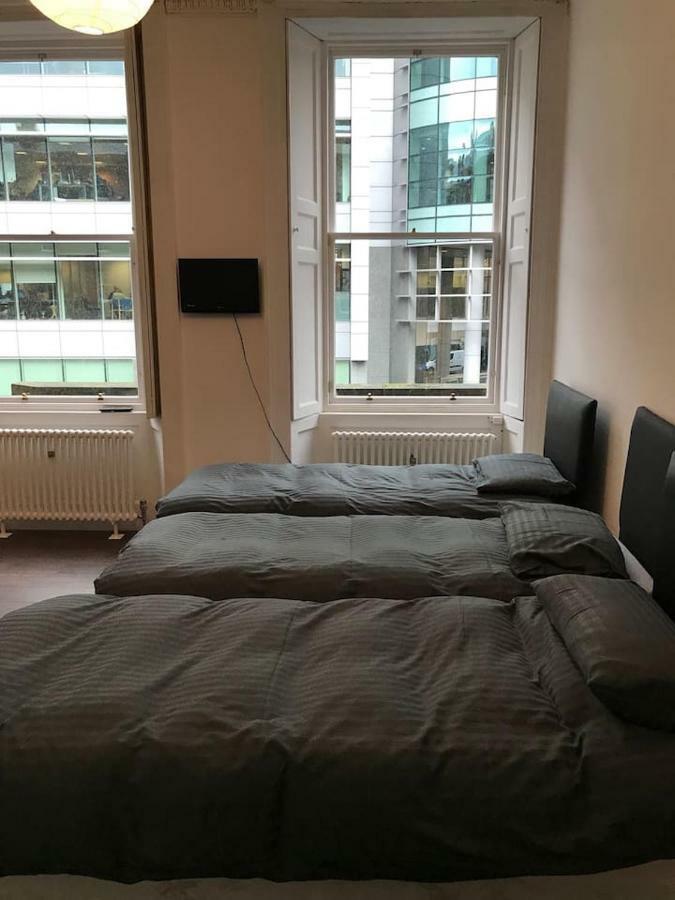 Apartment Central Lothian Road Sleeps Upto 16 Edinburgh
