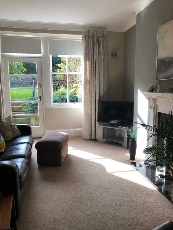 Beautiful Belgrave Garden Apt. Edinburgh