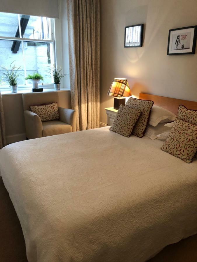 Beautiful Belgrave Garden Apt.