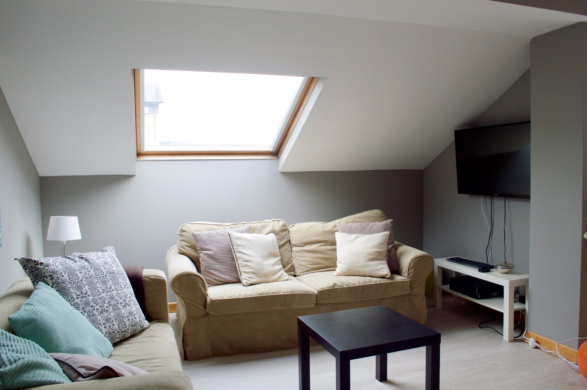 Apartment 1 Bedroom With Balcony *