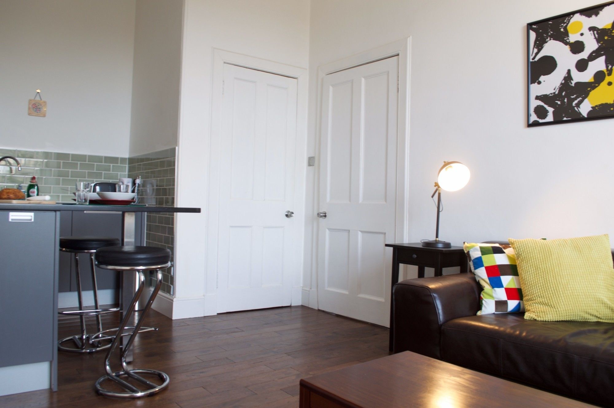 2 Bedroom Flat Near Centre Apartment Edinburgh