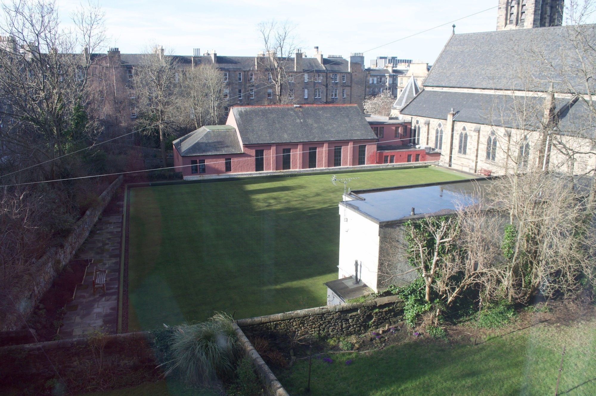 2 Bedroom Flat Near Centre