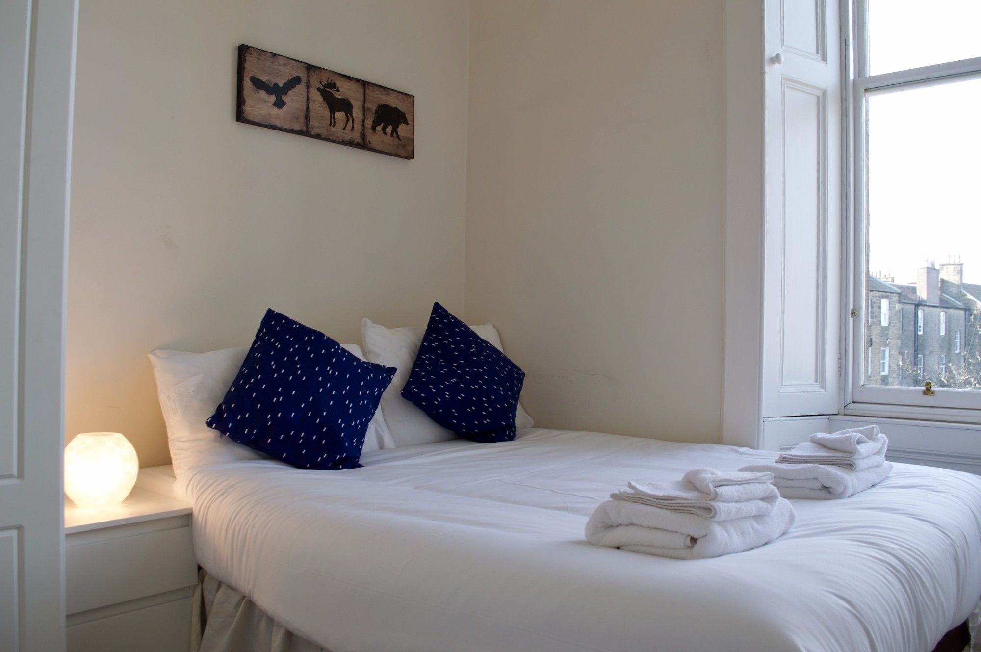 2 Bedroom Flat Near Centre Edinburgh