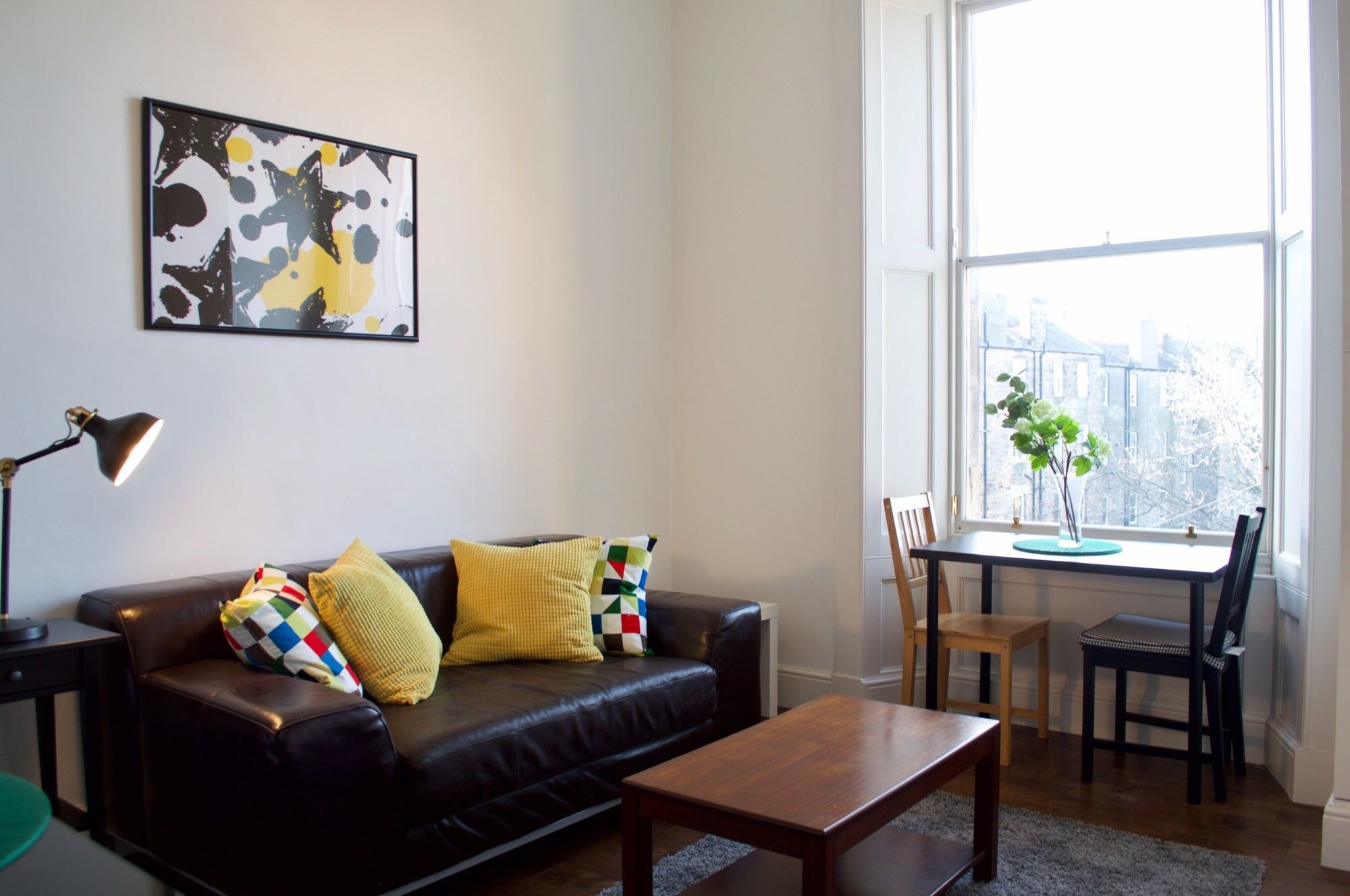 2 Bedroom Flat Near Centre * Edinburgh