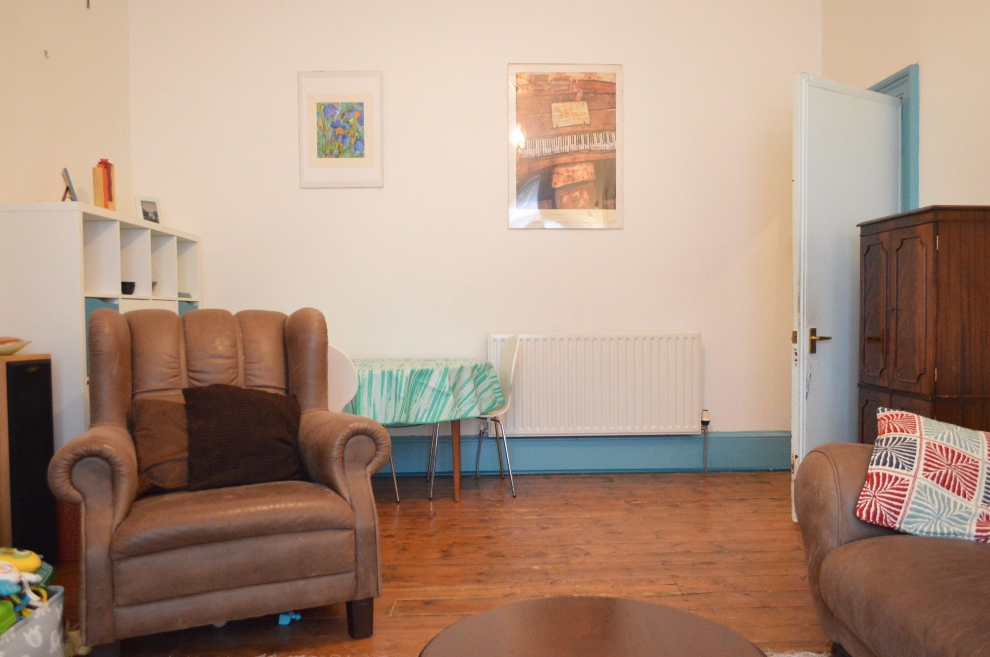Two Bedroom Flat In Meadowbank Sleeps 4 *