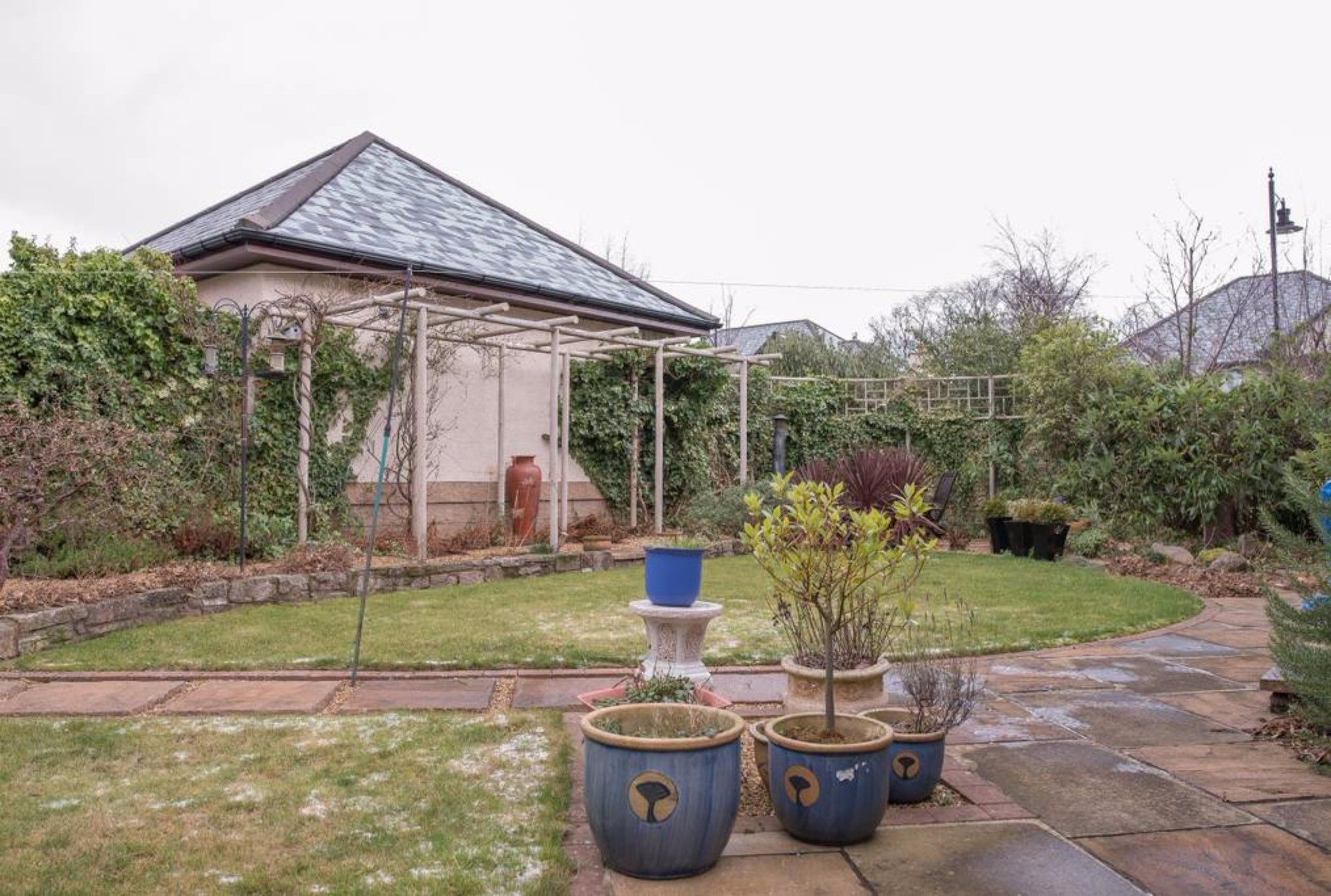 5 Bedroom House With Free Parking Apartment